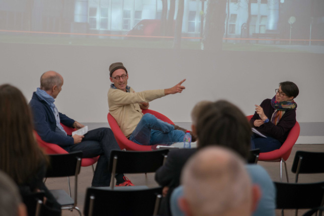 RoundAbout, Christoph Oertli im Gespräch mit Natalia Huser und Bruno Z'Graggen, Kunstplattform akku (19.11.2014)